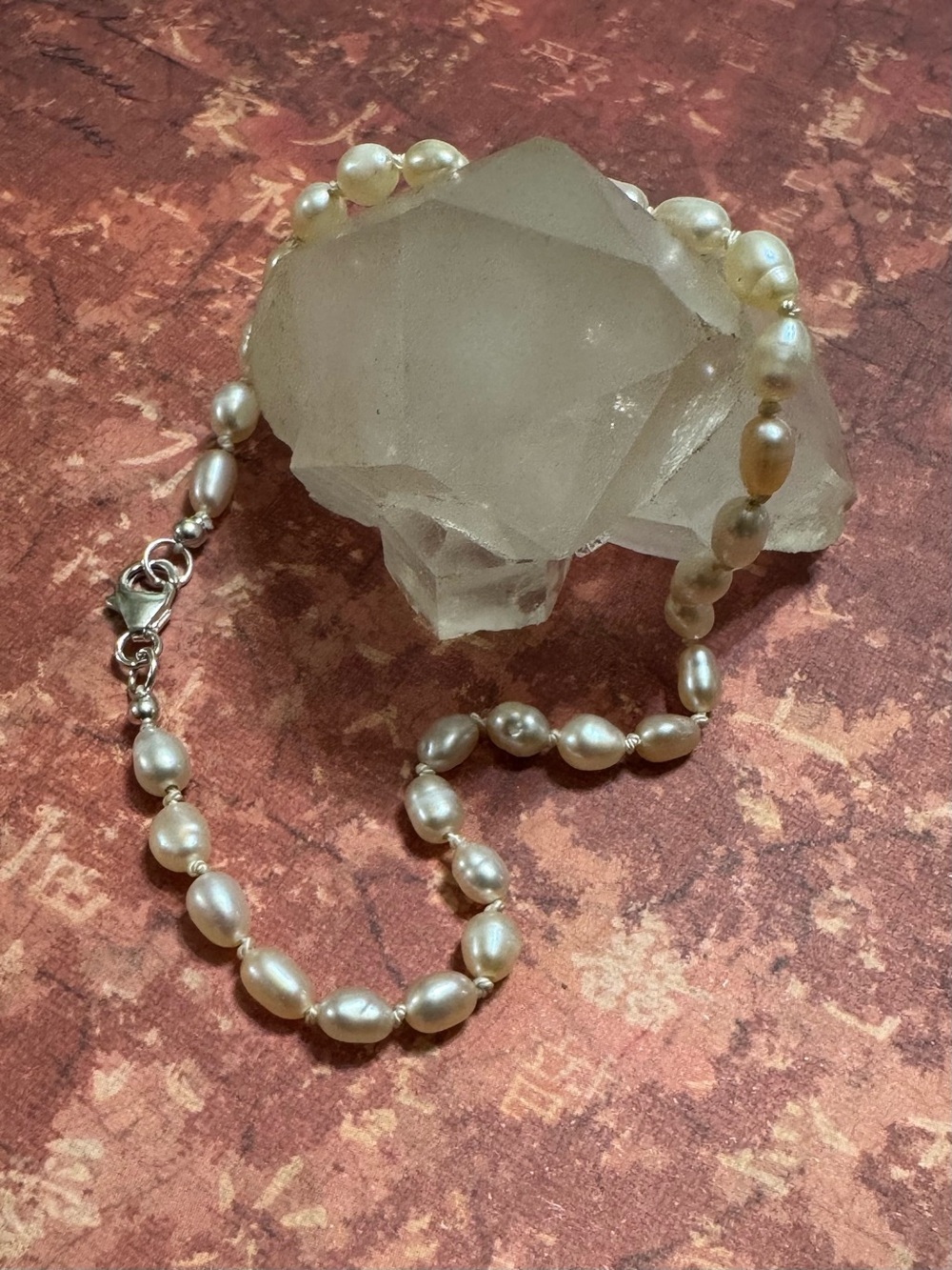 HANDMADE KNOTTED PEARL BRACELET